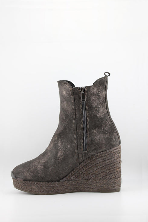 Gaimo Suede Wedge Ankle Chelsea Boots