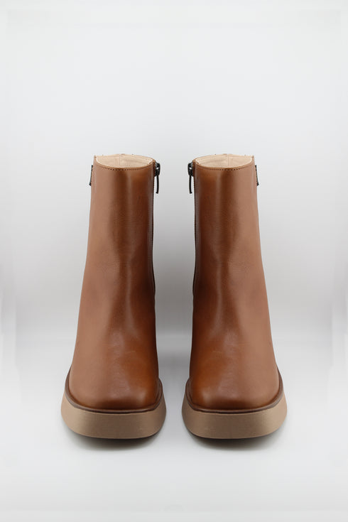 Gaimo Sleek Leather Platform Ankle Boots