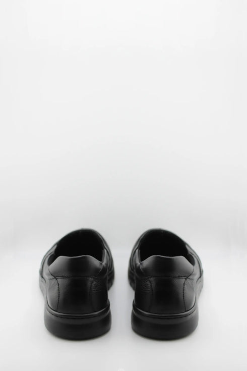 Baerchi Men Slip-On Textured Leather Loafers