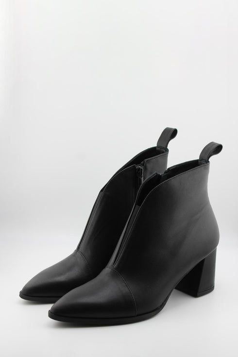 DFC Relax V-Cut Pointed Toe Block Heel Bootie