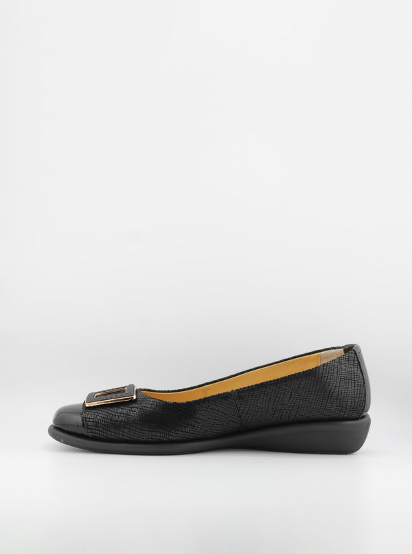 DFC Relax Elegant Buckle Textured Ballet Flats