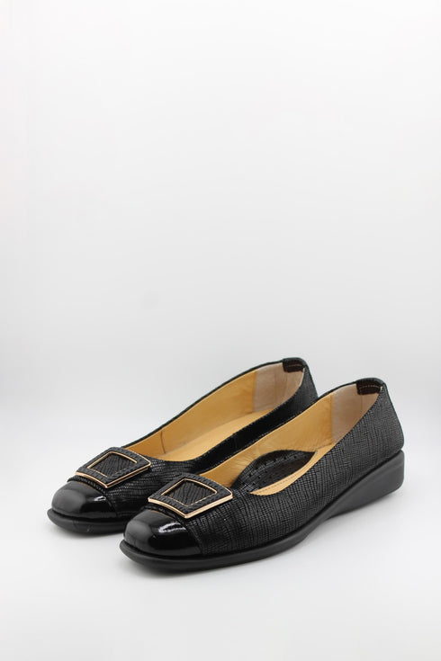 DFC Relax Elegant Buckle Textured Ballet Flats