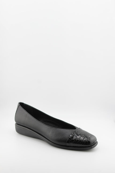 DFC Relax Leather Cap-Toe Ballet Flats