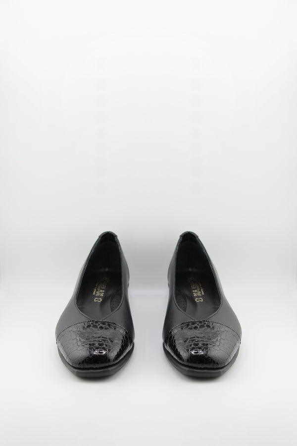DFC Relax Leather Cap-Toe Ballet Flats