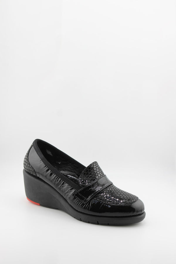 DFC Relax Hexagonal-Textured Wedge Loafer with Glossy Finish
