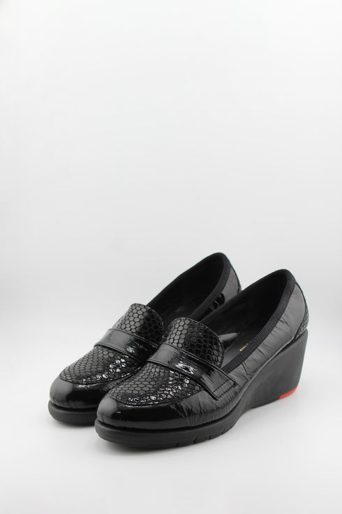 DFC Relax Hexagonal-Textured Wedge Loafer with Glossy Finish