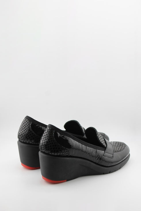 DFC Relax Hexagonal-Textured Wedge Loafer with Glossy Finish