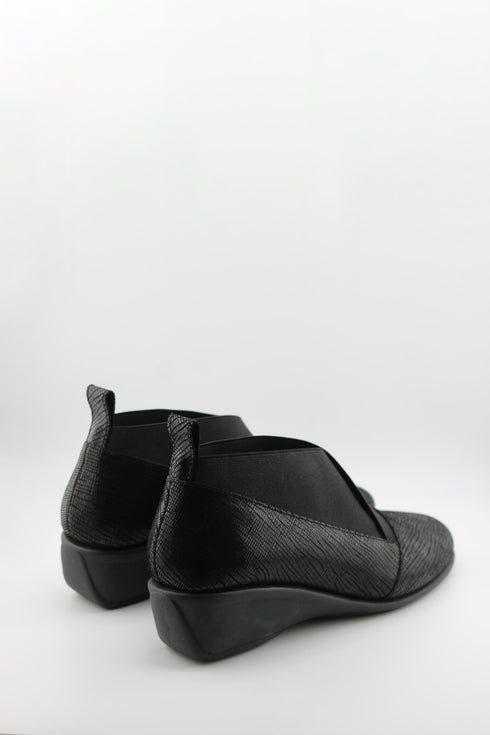 DFC Relax Wedge Slip-On Textured Ankle Boot