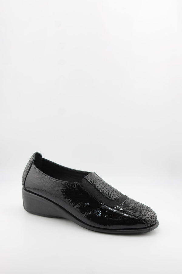 DFC Relax Textured Patent Leather Wedge Loafers