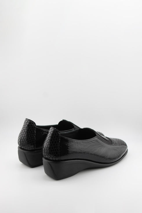 DFC Relax Textured Patent Leather Wedge Loafers