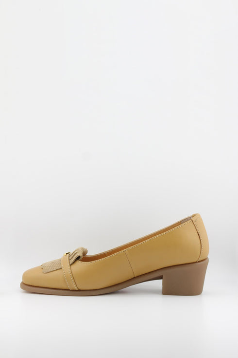 DFC Relax Leather Loafer with Fringed Accent