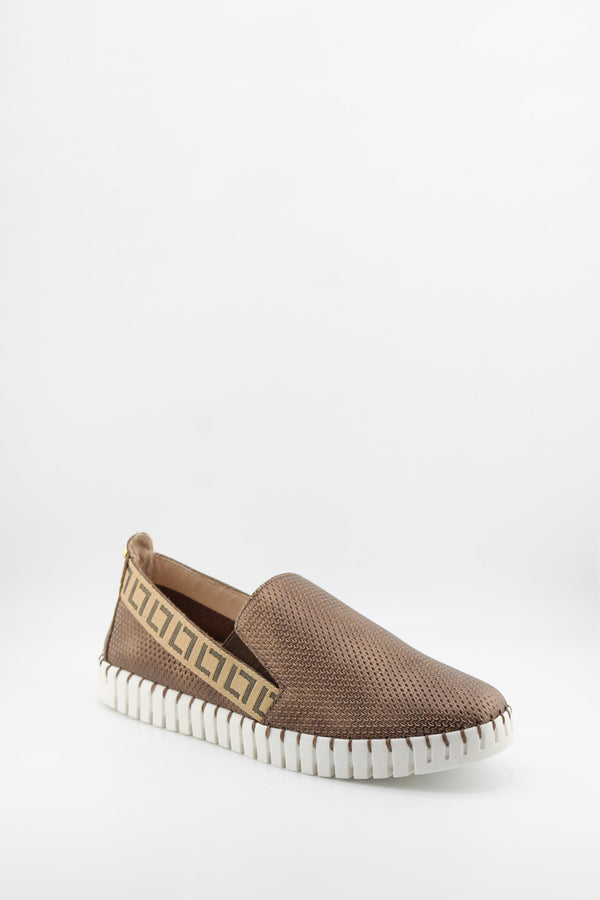 Luz da lua Perforated Slip-On Sneakers with Geometric Trim