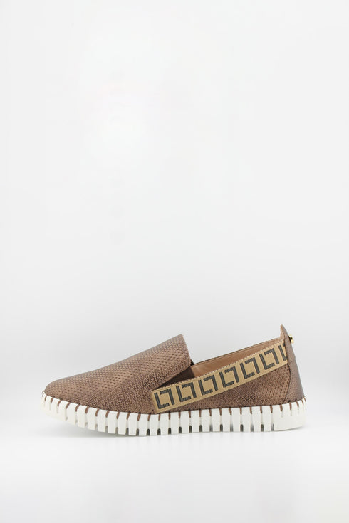Luz da lua Perforated Slip-On Sneakers with Geometric Trim