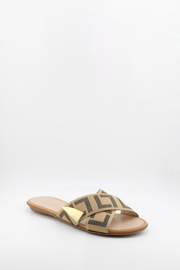 Luz da lua Crisscross Slide Sandal with Metallic Accent