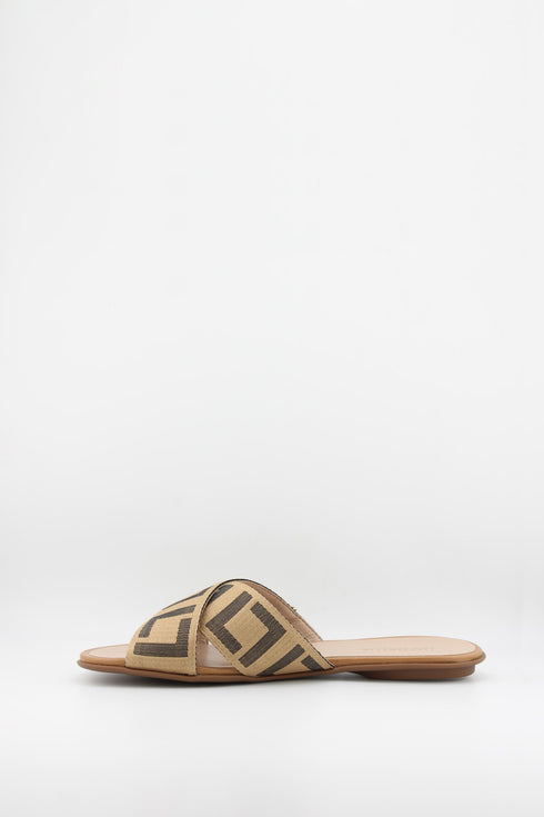 Luz da lua Crisscross Slide Sandal with Metallic Accent