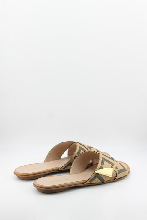 Luz da lua Crisscross Slide Sandal with Metallic Accent