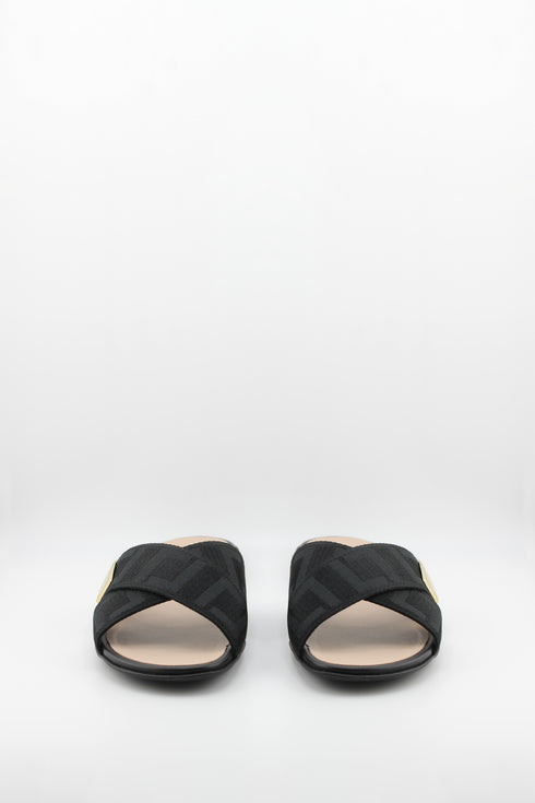 Luz da lua Crisscross Slide Sandal with Metallic Accent