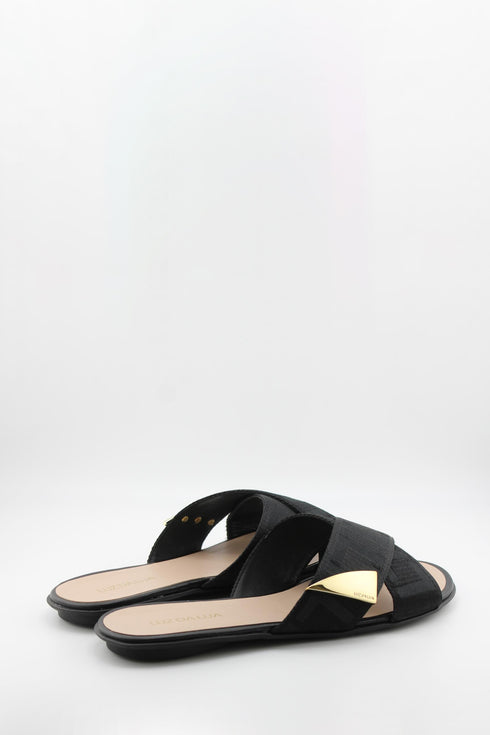 Luz da lua Crisscross Slide Sandal with Metallic Accent