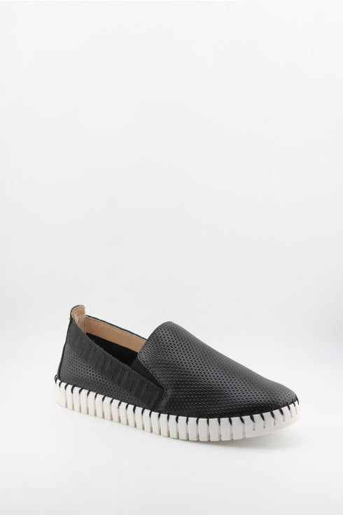 Luz da lua Perforated Slip-On Sneakers with Geometric Trim