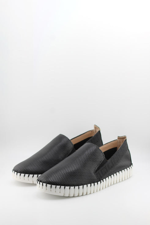 Luz da lua Perforated Slip-On Sneakers with Geometric Trim
