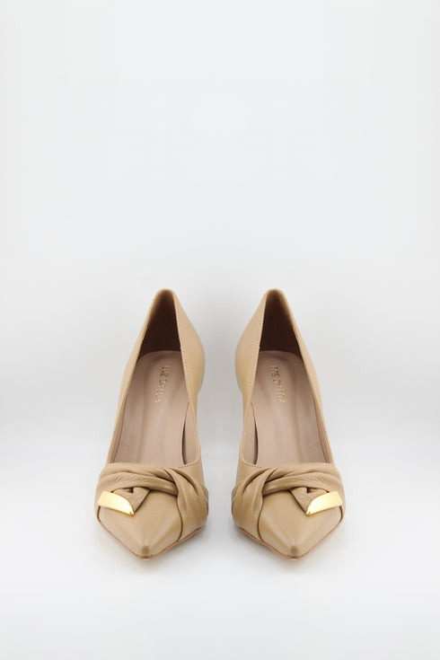 Luz da lua Pointed Toe Leather Pumps with Buckle