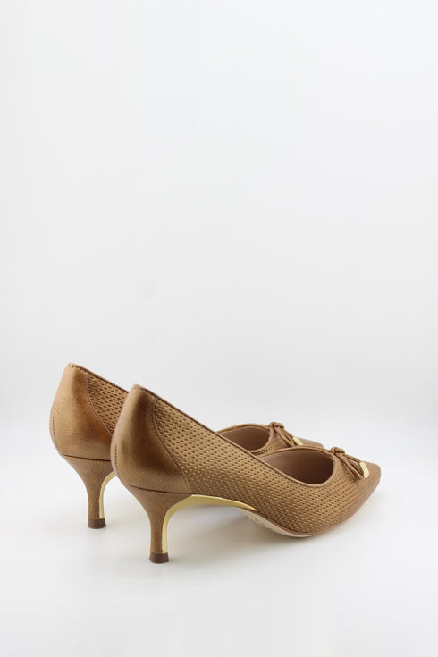 Luz da lua Perforated Kitten Heel Bow Pumps
