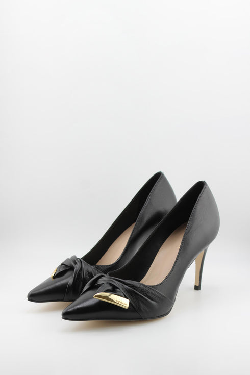 Luz da lua Pointed Toe Leather Pumps with Buckle