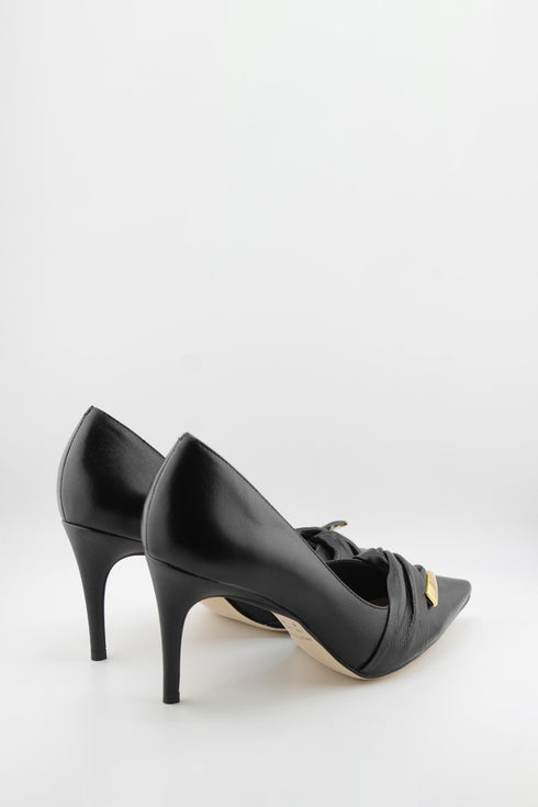 Luz da lua Pointed Toe Leather Pumps with Buckle