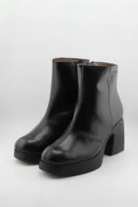 Wonders Chunky Heel Leather Ankle Boots