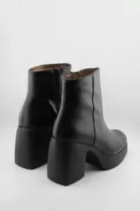 Wonders Chunky Heel Leather Ankle Boots