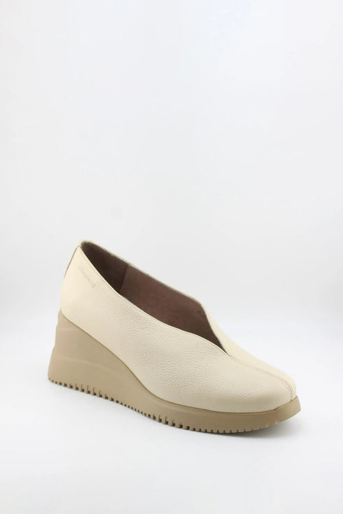 Wonders Elegant Textured Wedge Slip-On Loafers