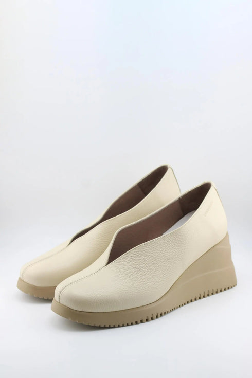 Wonders Elegant Textured Wedge Slip-On Loafers