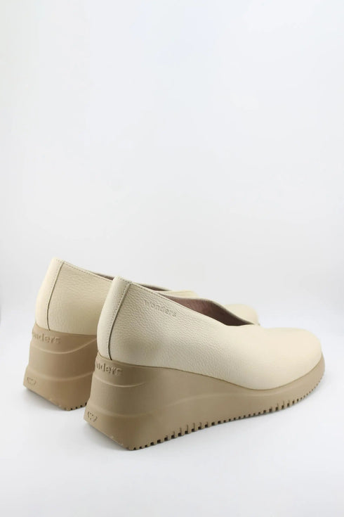Wonders Elegant Textured Wedge Slip-On Loafers
