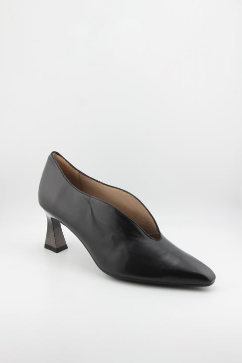 Hispanitas Pointed Toe Leather Heeled Loafers