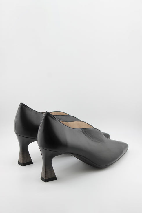 Hispanitas Pointed Toe Leather Heeled Loafers