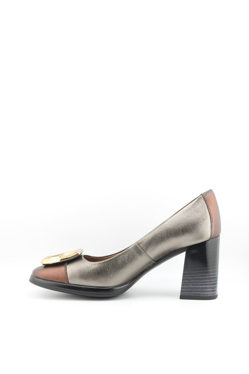 Hispanitas Pointed-Toe Pumps with Geometric Buckle
