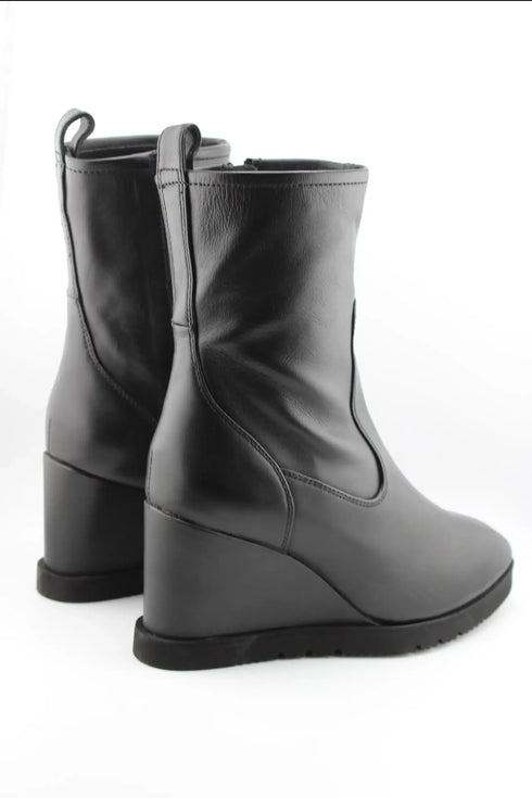 Unisa Sleek Leather Wedge Ankle Boot