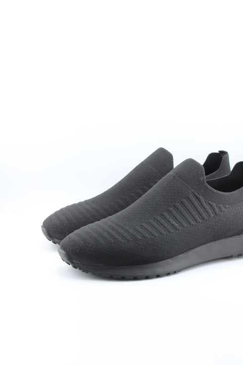 DFC Relax Men's Lightweight Knit Slip-On Sneaker