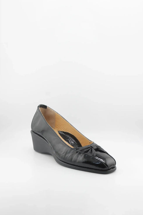 DFC Relax Patent Leather Wedge Pumps with Bow