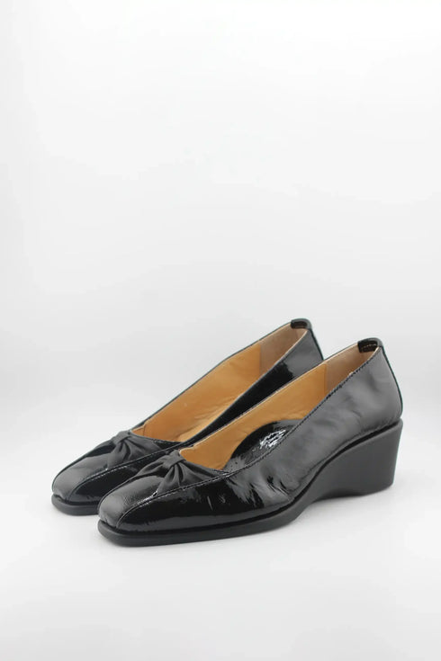 DFC Relax Patent Leather Wedge Pumps with Bow