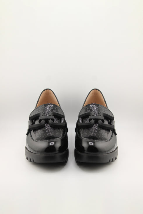 Wonders Chain Detail Patent Wedge Loafer