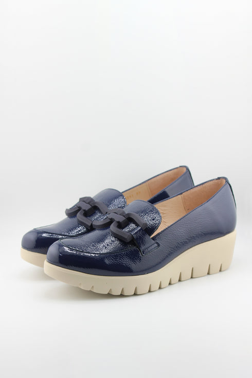 Wonders Chain Detail Patent Wedge Loafer