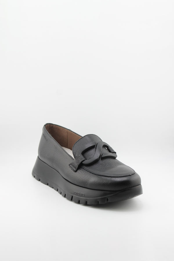 Wonders Chunky Loafer with Interlinked Strap