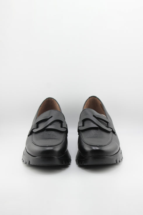 Wonders Chunky Loafer with Interlinked Strap