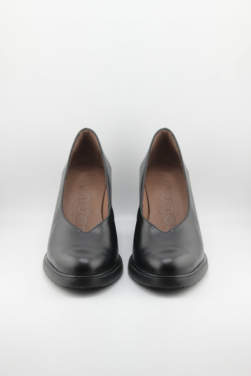 Wonders Classic Block Heel Leather Pumps