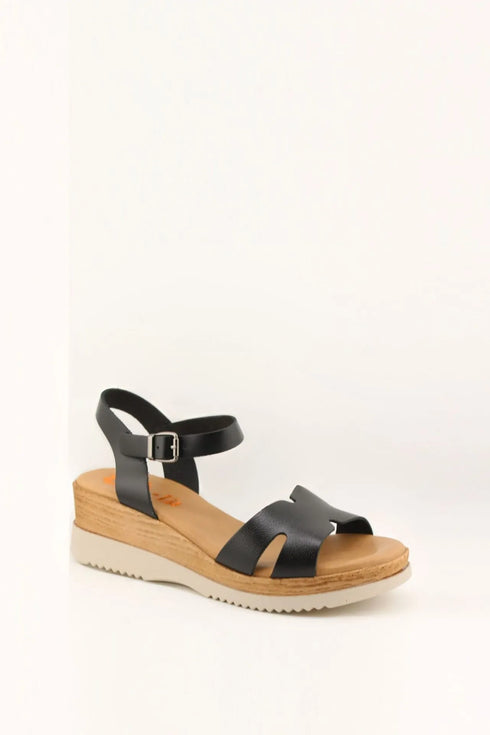 Porronet Adjustable Ankle-Strap Platform Sandals