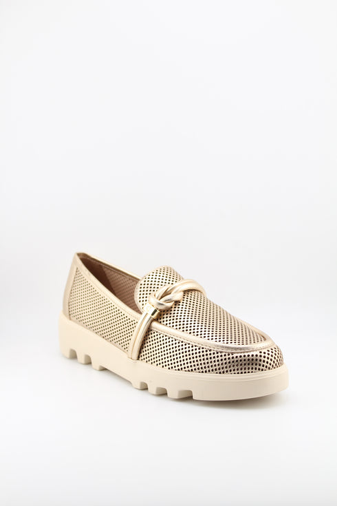 Luz da lua Perforated Loafer with Braided Detail