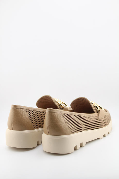 Luz da lua Perforated Loafer with Gold Buckle