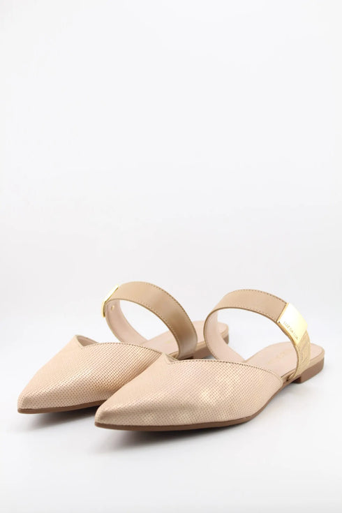 Luz da lua Perforated Pointed-Toe Slingback Flats