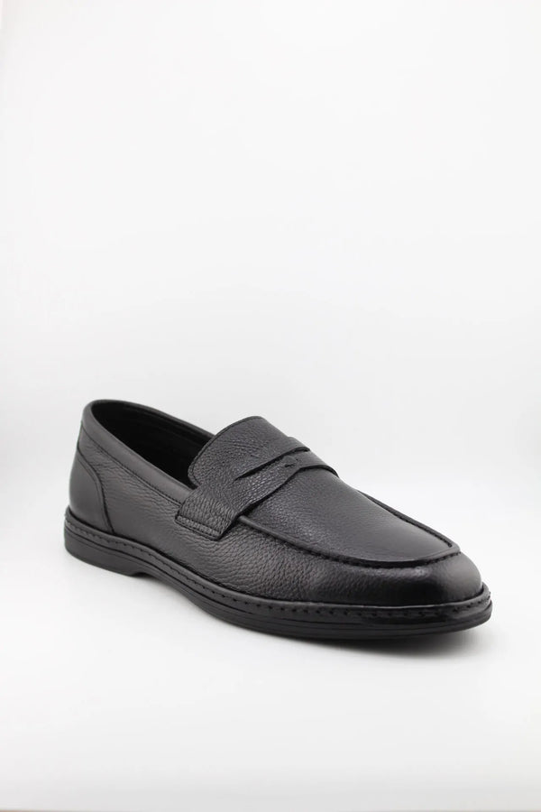 DFC Relax Men Pebbled Leather Loafer with Stitched Detailing